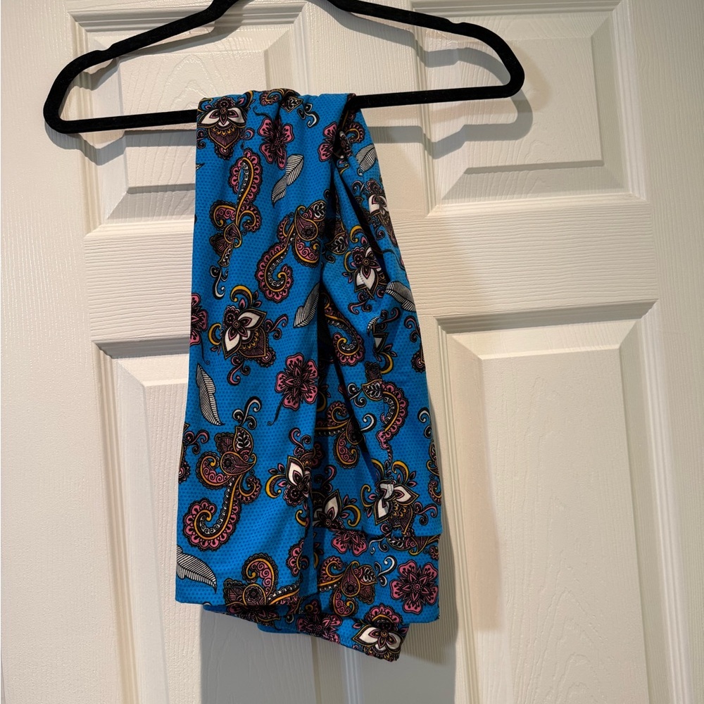 LuLaRoe Blue and Pink Paisley Leggings